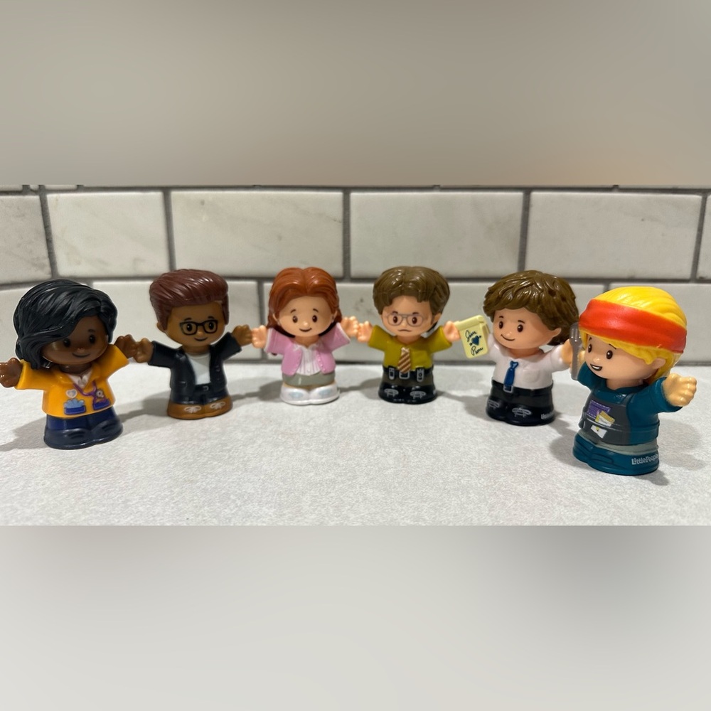 Fisher Price Little People Lot. Includes The Office Figure Set, Jim, Pam, Dwigh - Picture 2 of 11